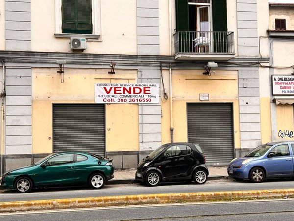 negozio in vendita a Napoli in zona Poggioreale