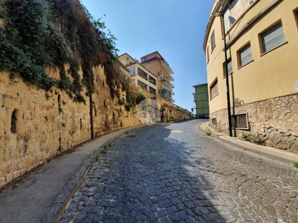 appartamento in vendita a Napoli in zona Fuorigrotta