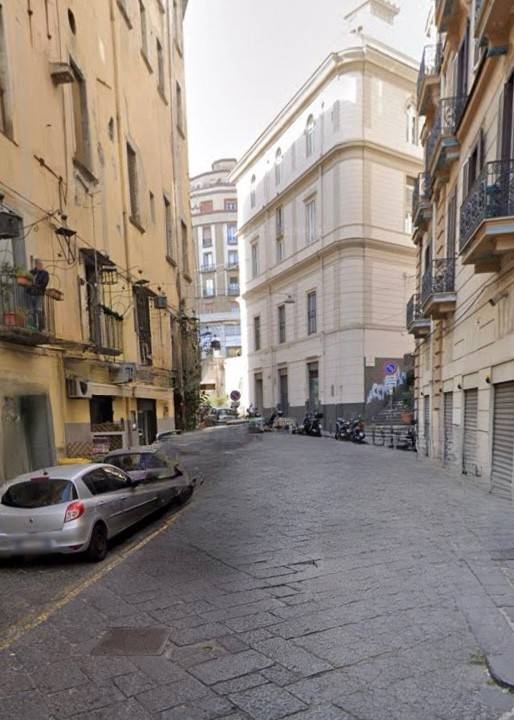 appartamento in vendita a Napoli in zona Porto