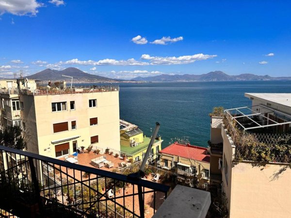 appartamento in vendita a Napoli in zona Posillipo