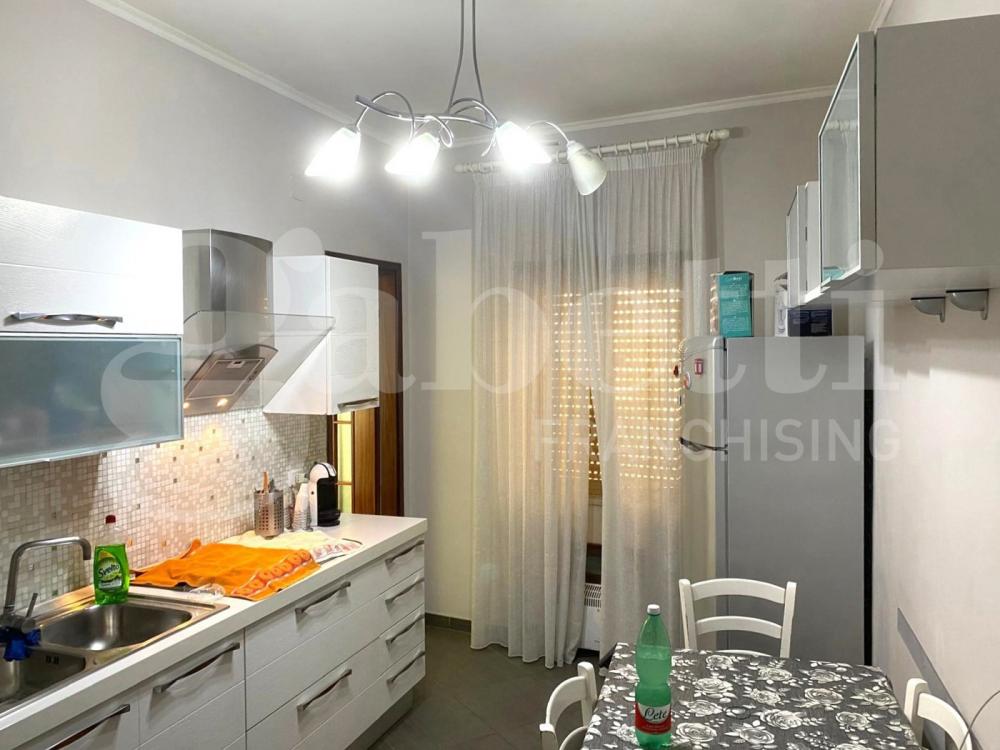 appartamento in vendita a Napoli in zona Avvocata
