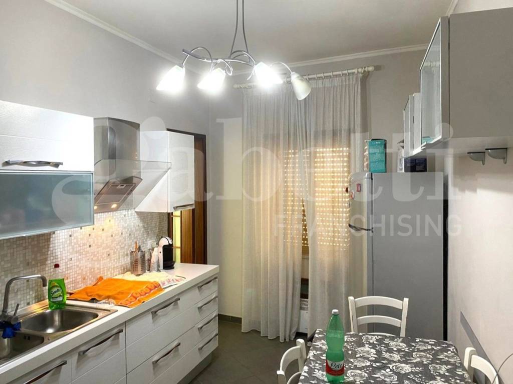 appartamento in vendita a Napoli in zona Montecalvario