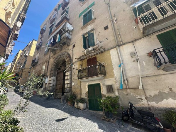 appartamento in vendita a Napoli in zona Montecalvario