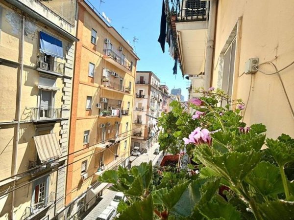 appartamento in vendita a Napoli in zona Vicaria