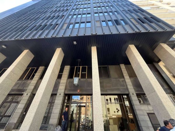 ufficio in vendita a Napoli in zona Porto