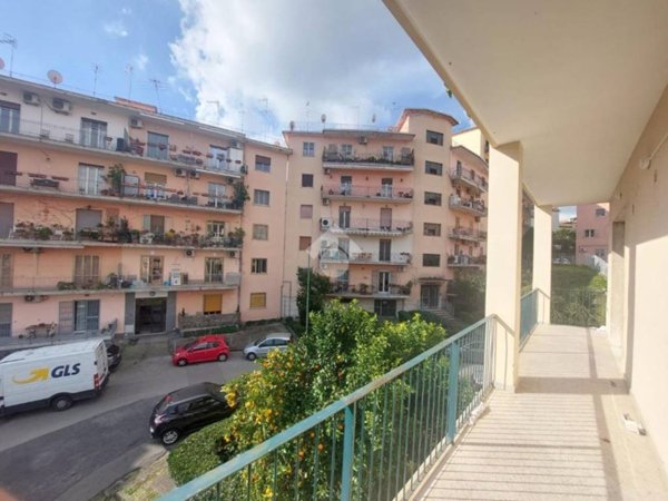 appartamento in vendita a Napoli in zona San Carlo all'Arena