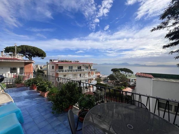 appartamento in vendita a Napoli in zona Posillipo