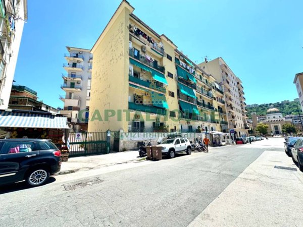appartamento in vendita a Napoli in zona Fuorigrotta