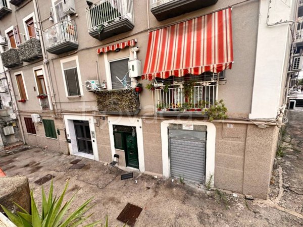 locale di sgombero in vendita a Napoli in zona Vicaria
