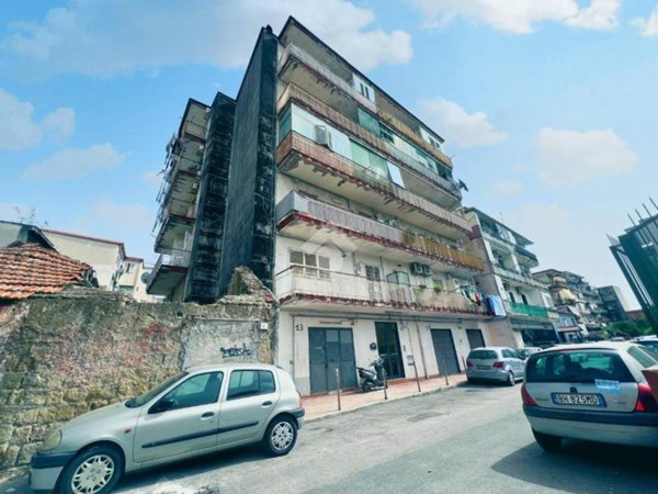 appartamento in vendita a Napoli in zona Pianura