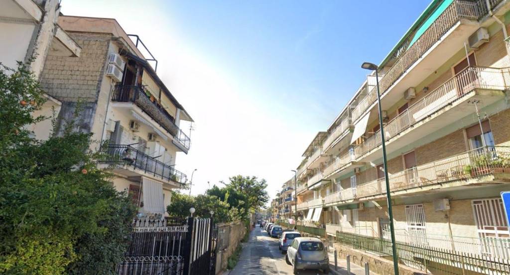 appartamento in vendita a Napoli in zona Pianura