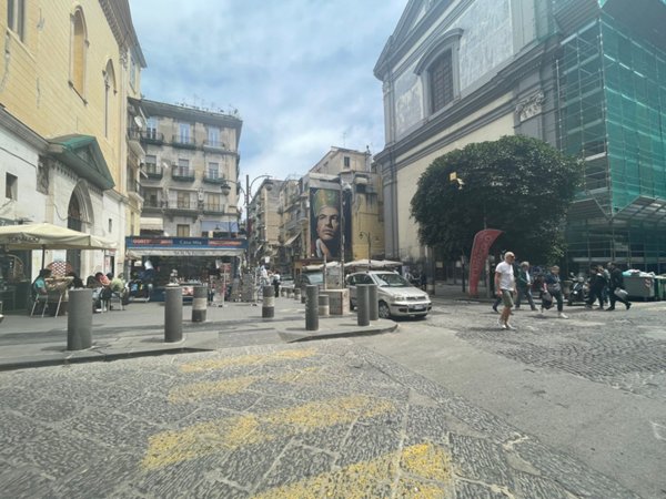 ufficio in vendita a Napoli in zona Pendino / San Giuseppe