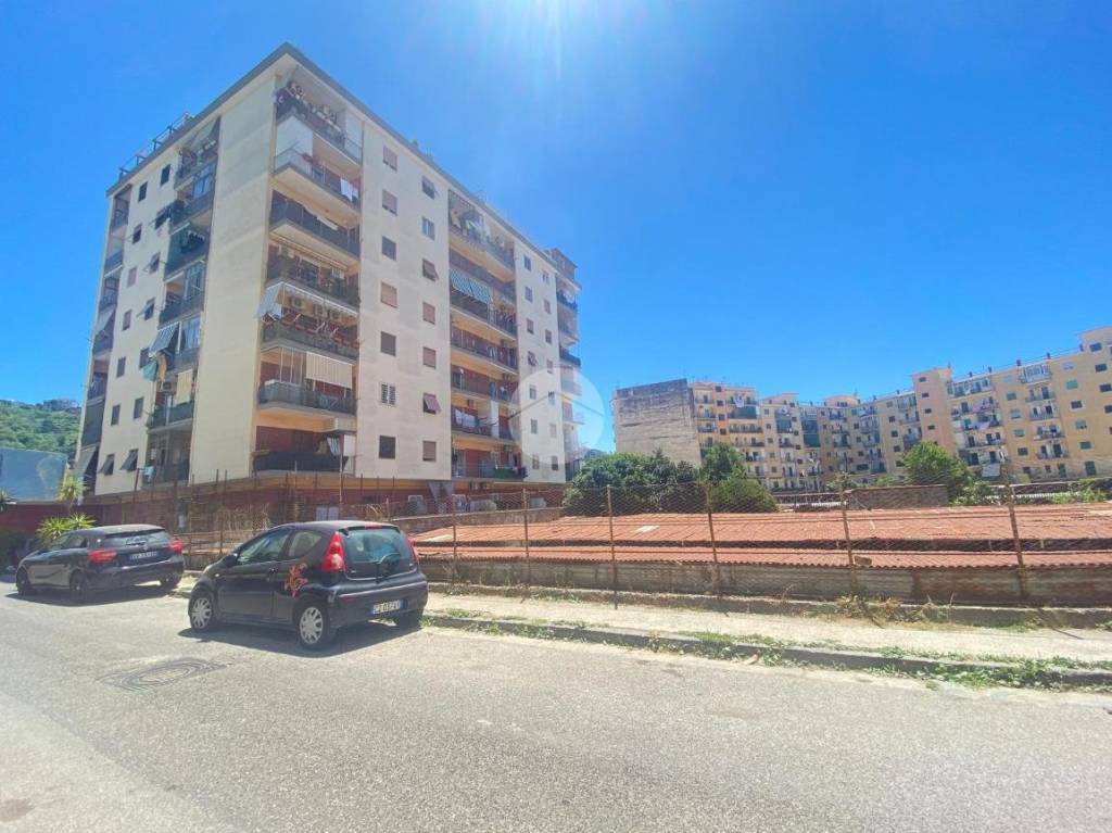 appartamento in vendita a Napoli in zona Fuorigrotta