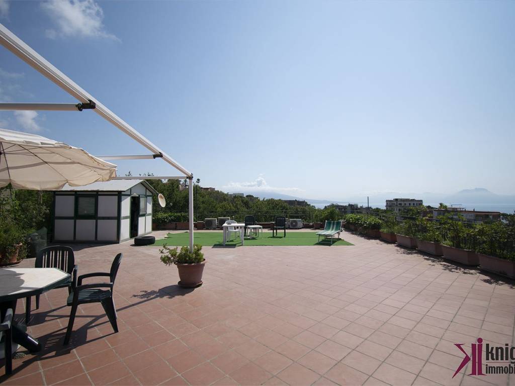 appartamento in vendita a Napoli in zona Posillipo