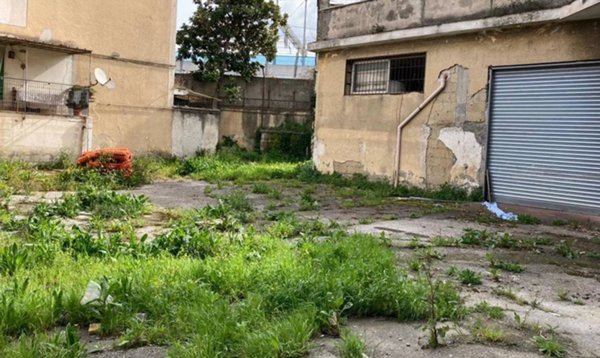 capannone in vendita a Napoli in zona Poggioreale