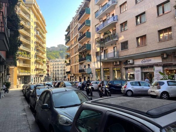 monolocale in vendita a Napoli in zona Chiaia