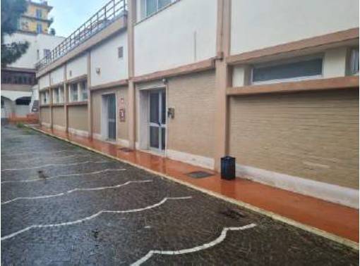 intera palazzina in vendita a Napoli in zona Fuorigrotta