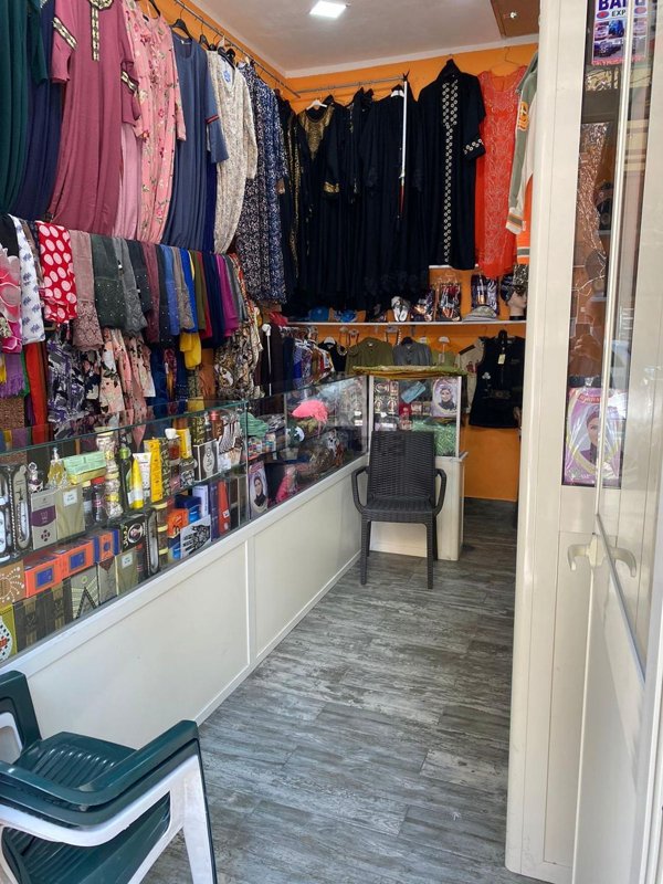 locale commerciale in vendita a Napoli in zona Pendino / San Giuseppe