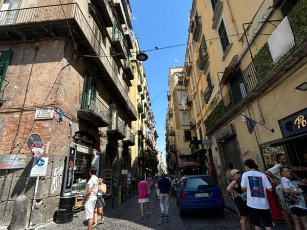 appartamento in vendita a Napoli in zona Stella