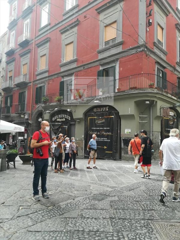 appartamento in vendita a Napoli in zona Stella