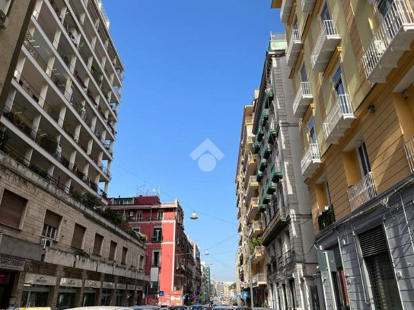 negozio in vendita a Napoli in zona Chiaia