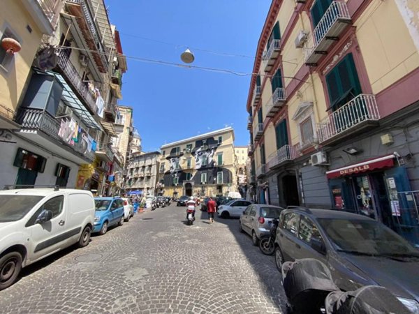 appartamento in vendita a Napoli in zona Stella