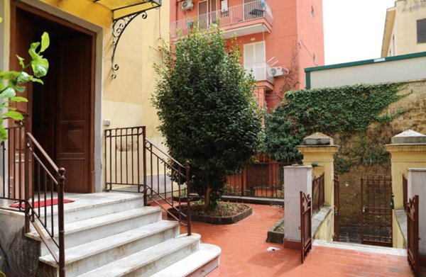 appartamento in vendita a Napoli in zona Stella