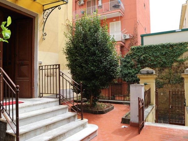 appartamento in vendita a Napoli in zona Stella