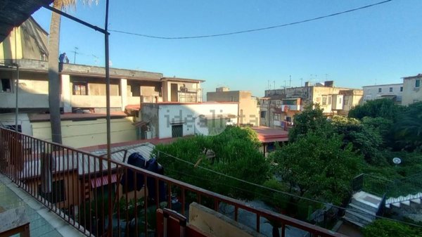 appartamento in vendita a Napoli in zona San Carlo all'Arena