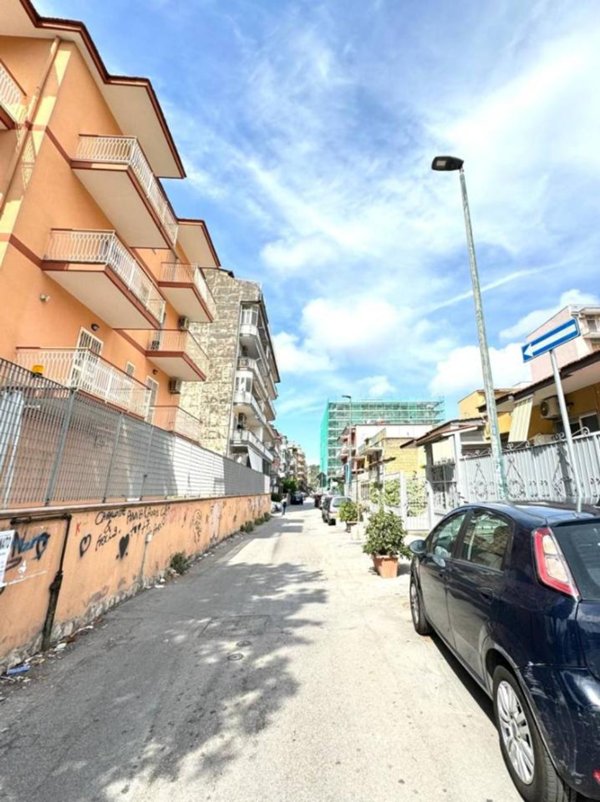 appartamento in vendita a Napoli in zona Pianura
