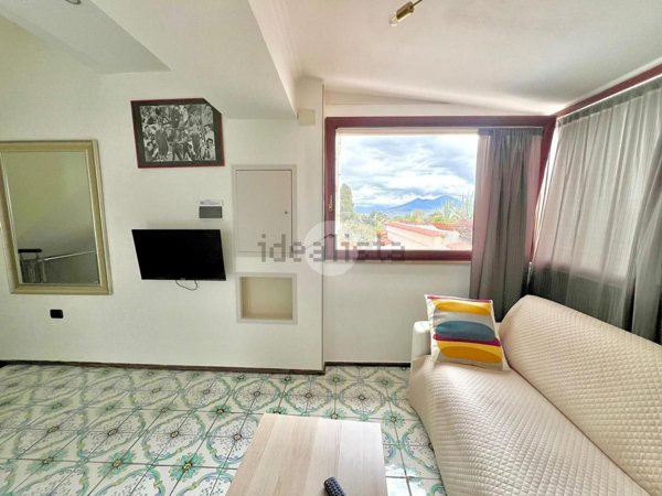appartamento in vendita a Napoli in zona Posillipo