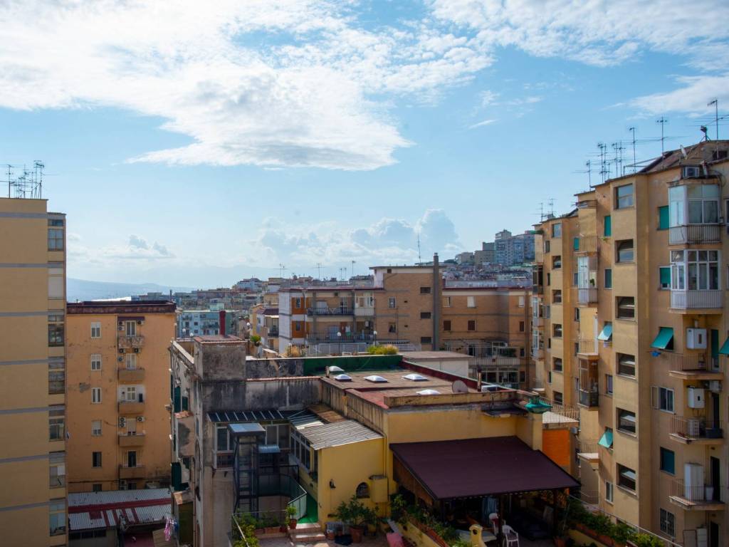 appartamento in vendita a Napoli in zona Arenella