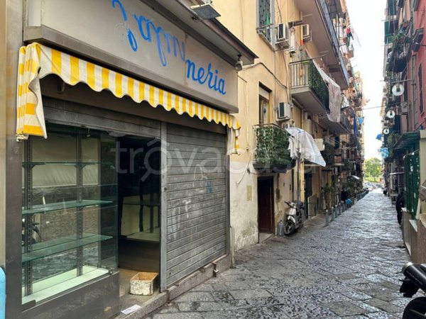 appartamento in vendita a Napoli in zona Chiaia