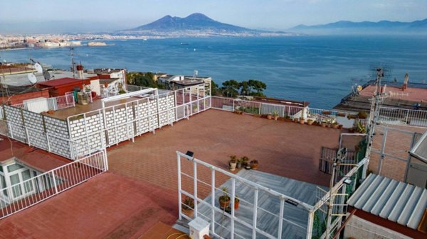 appartamento in vendita a Napoli in zona Posillipo