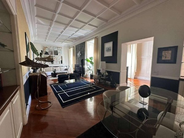 appartamento in vendita a Napoli in zona Chiaia