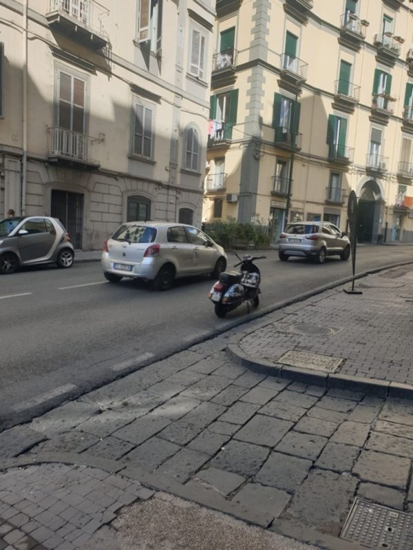 monolocale in vendita a Napoli in zona Chiaia