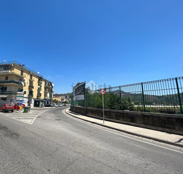 appartamento in vendita a Napoli in zona Bagnoli
