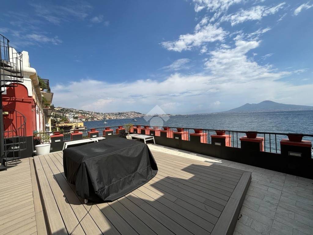 appartamento in vendita a Napoli in zona Posillipo