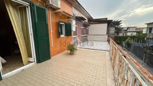 pentavano in vendita a Napoli in zona Ponticelli