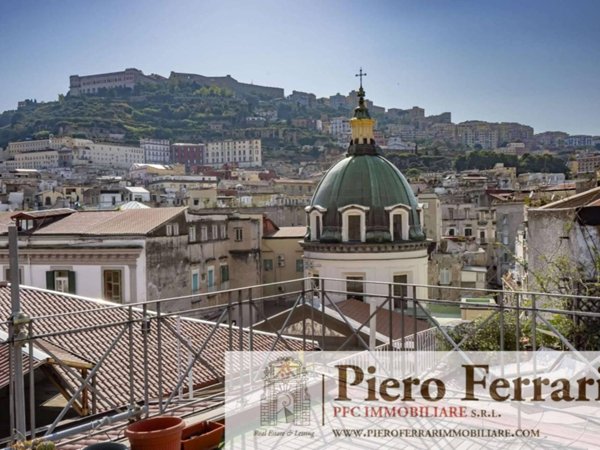 appartamento in vendita a Napoli in zona Stella