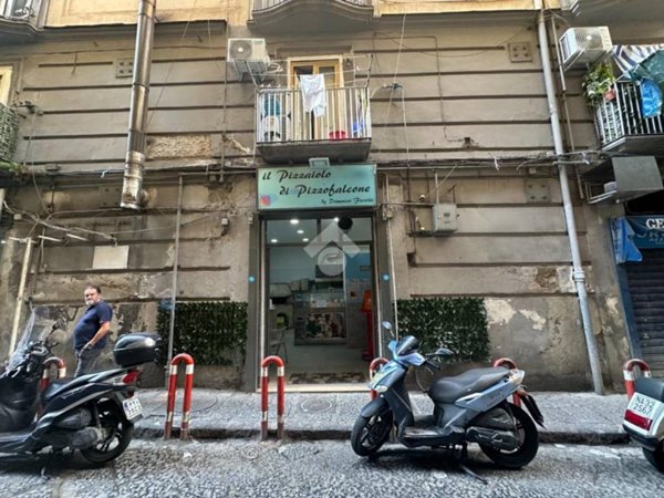 negozio in vendita a Napoli in zona Chiaia