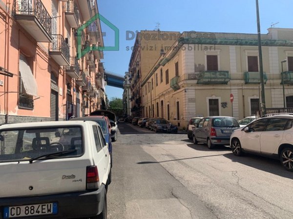 locale commerciale in vendita a Napoli