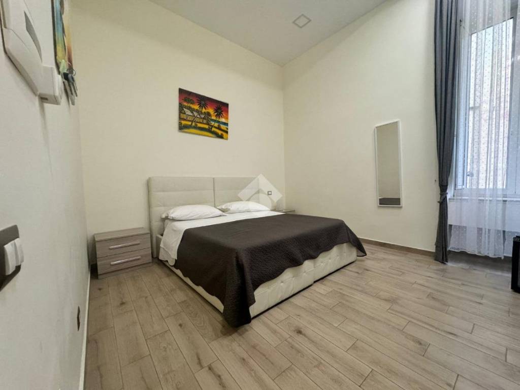 appartamento in vendita a Napoli in zona Chiaia
