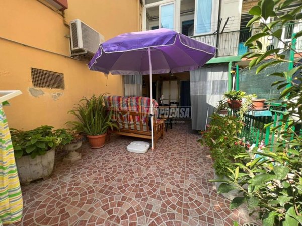 appartamento in vendita a Napoli in zona Bagnoli
