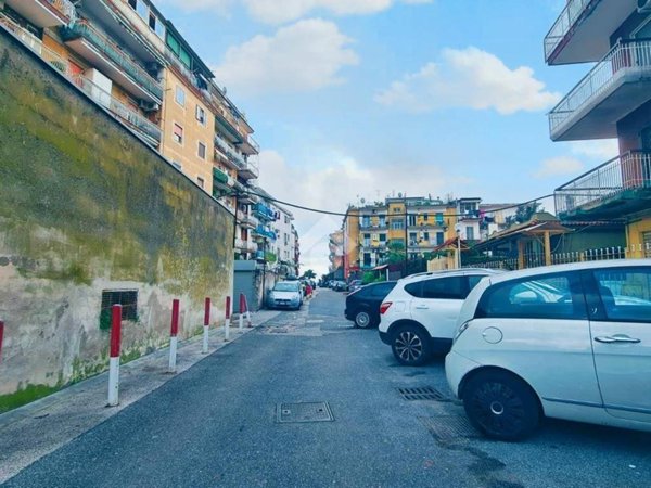 appartamento in vendita a Napoli in zona Pianura