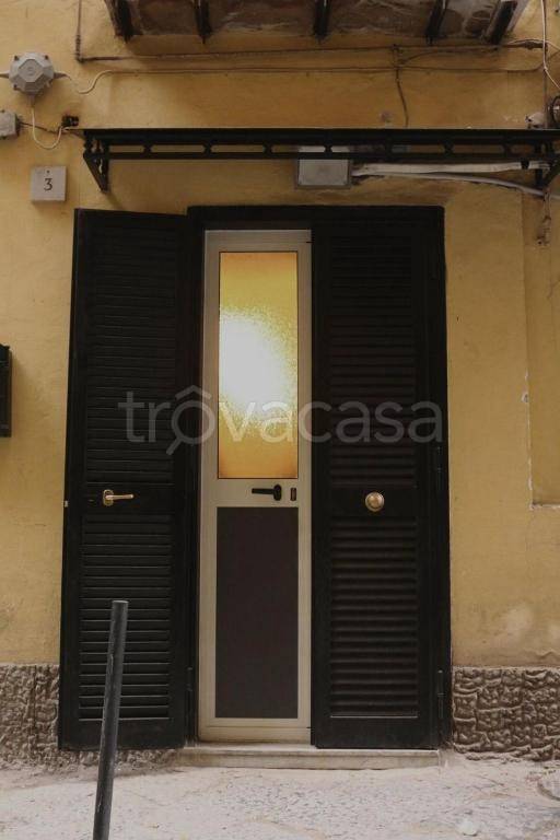 appartamento in vendita a Napoli in zona Montecalvario