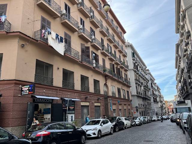appartamento in vendita a Napoli in zona Stella