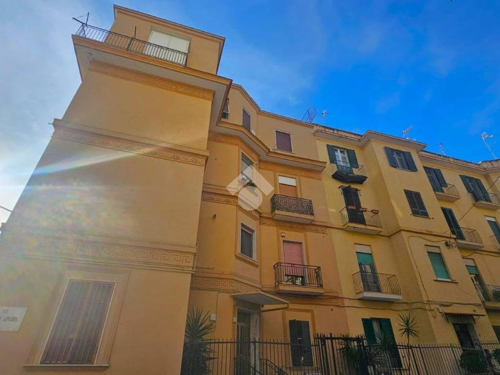 appartamento in vendita a Napoli in zona Bagnoli
