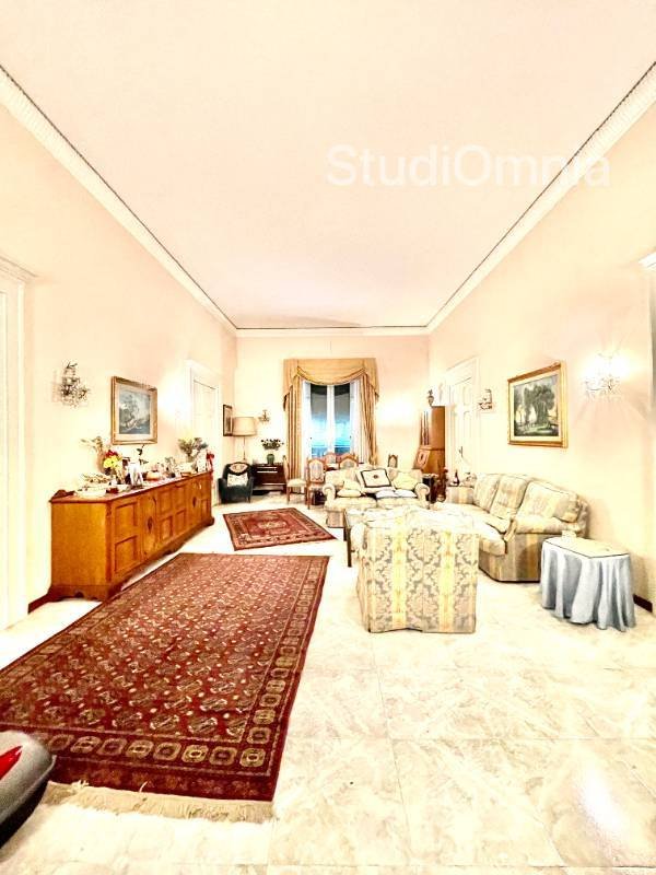appartamento in vendita a Napoli in zona Pendino / San Giuseppe