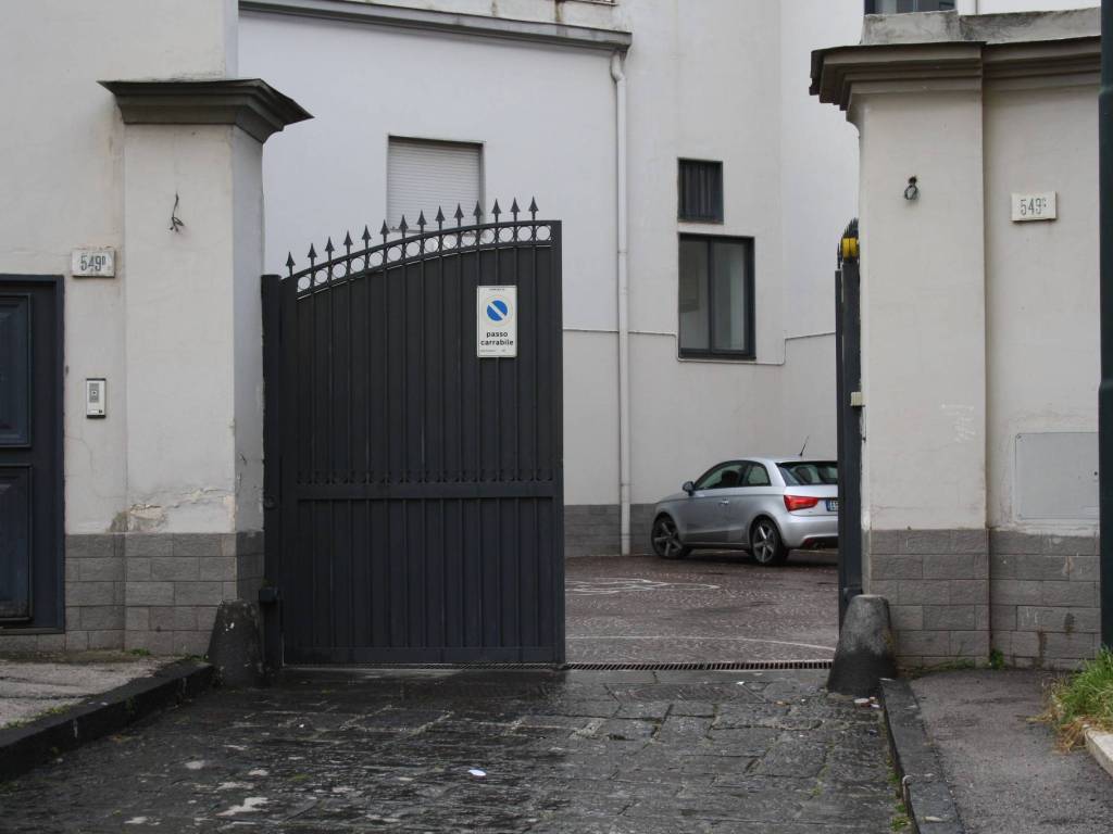 intera palazzina in vendita a Napoli in zona San Giovanni a Teduccio